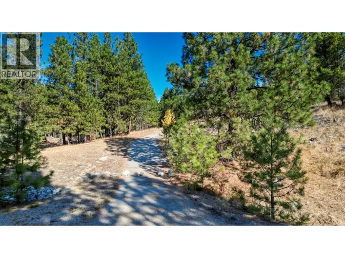 201 Peregrine Place, Osoyoos