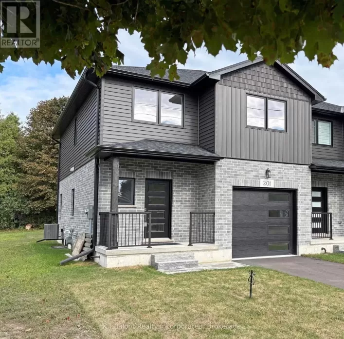 201 SOUTH STREET, Goderich)