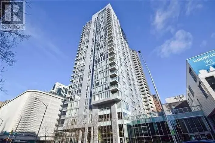 2010 - 179 METCALFE STREET, Ottawa