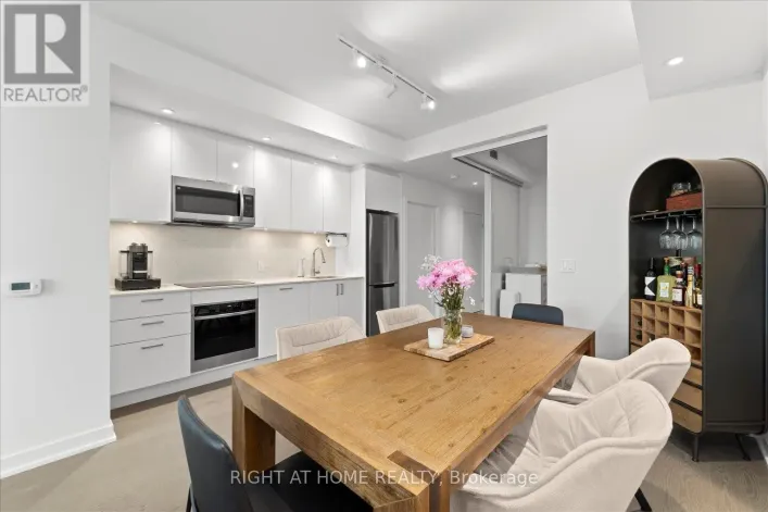 2011 - 1928 LAKE SHORE BOULEVARD W, Toronto