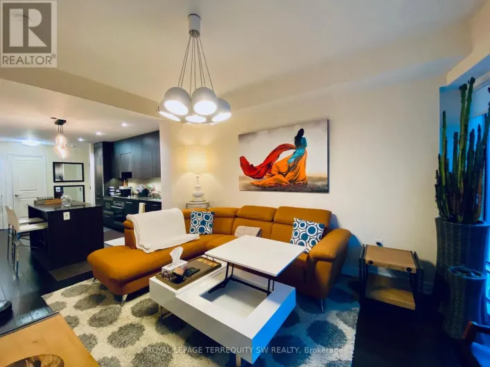 2012 - 8 THE ESPLANADE, Toronto