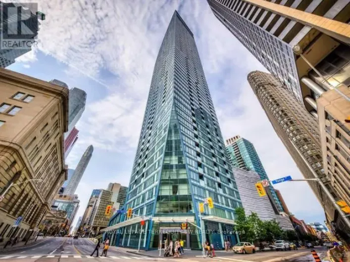 2012 - 8 THE ESPLANADE, Toronto