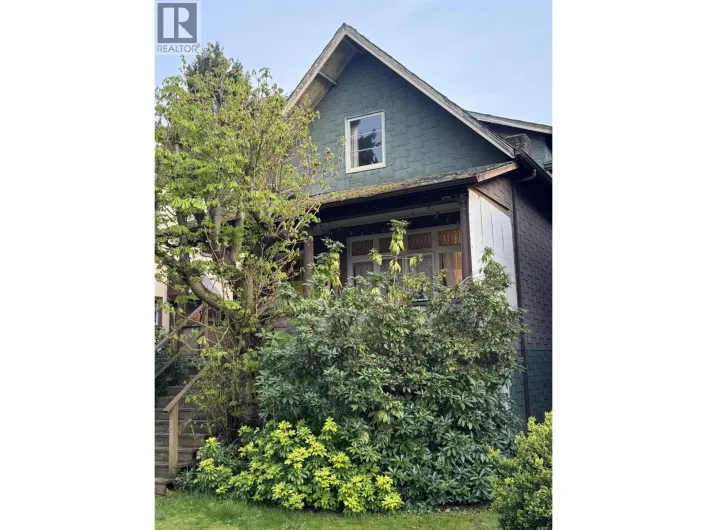 2012 YORK AVENUE, Vancouver