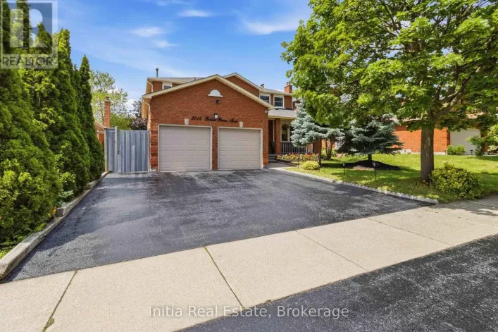 2014 GOLDEN BRIAR TRAIL, Oakville
