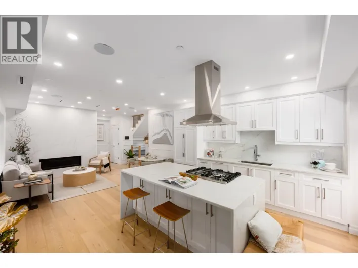 2014 W 15TH AVENUE, Vancouver