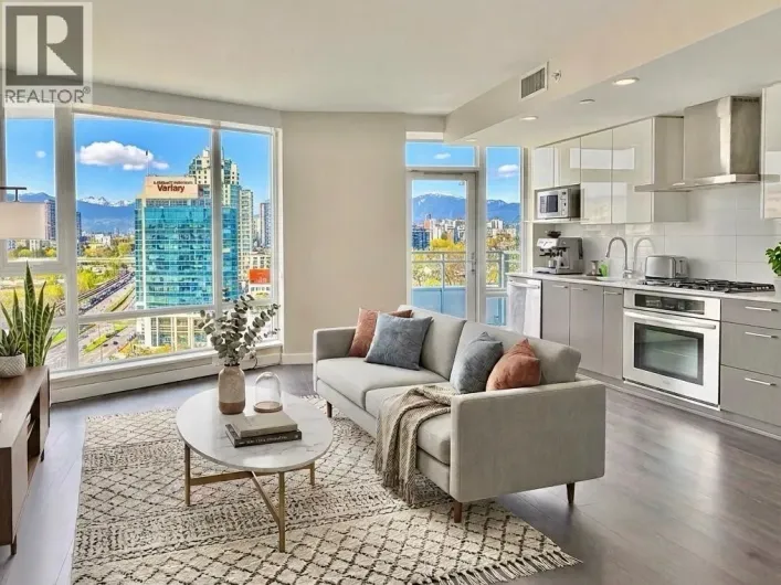 2015 1618 QUEBEC STREET, Vancouver