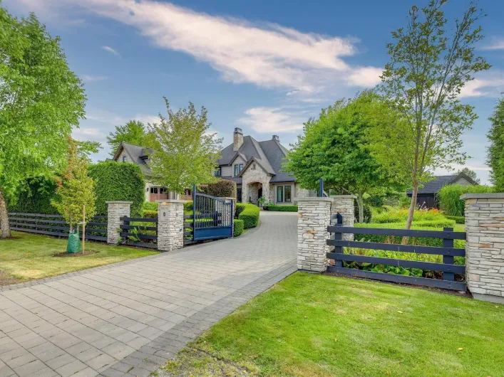 20152 2 AVENUE, Langley