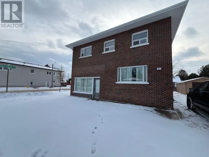 2016 Walsh ST E, Thunder Bay