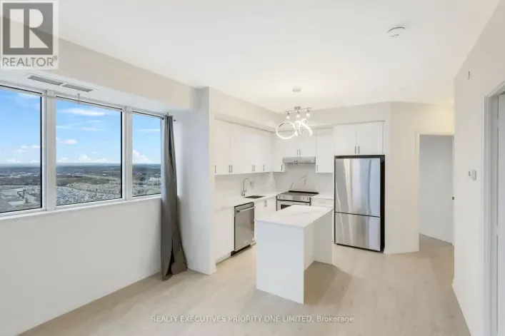 Apartment for rent: 2018 - 9000 JANE STREET, Vaughan