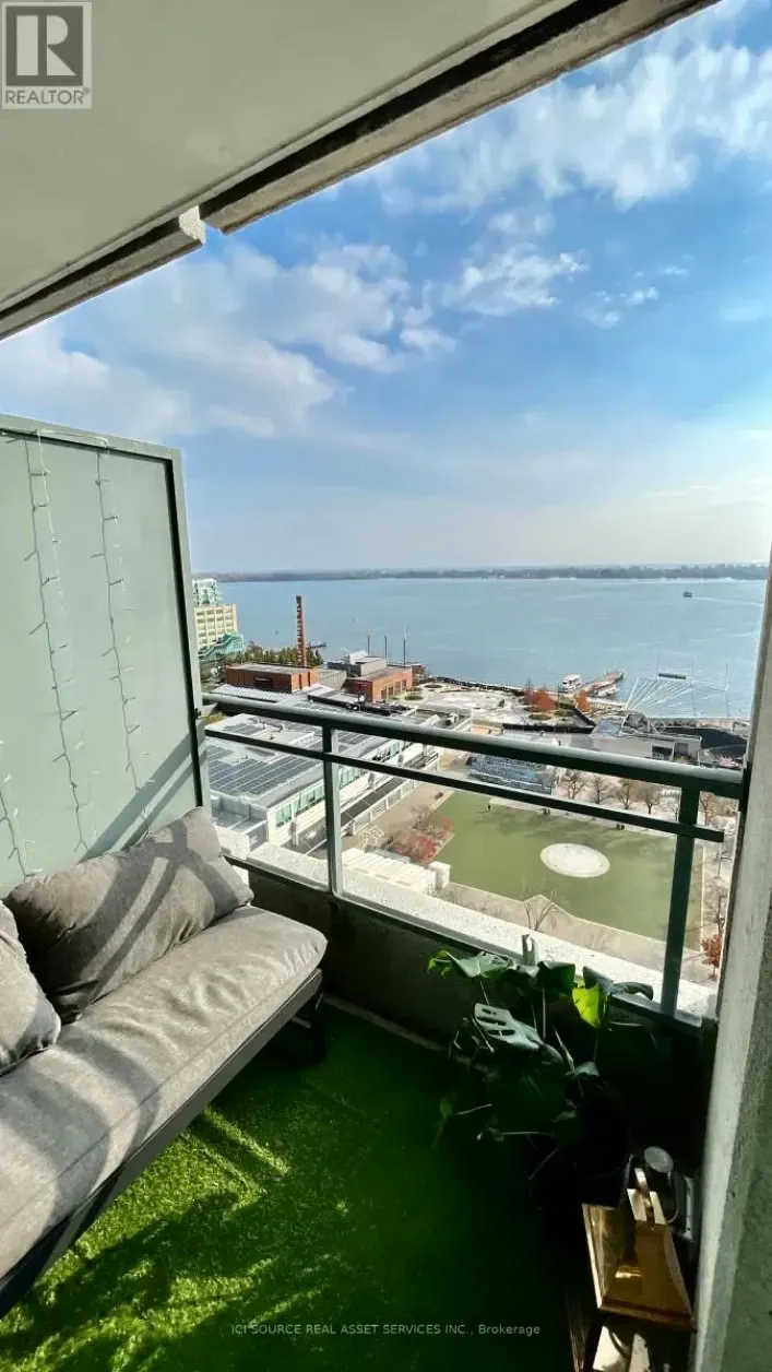 2019 - 230 QUEENS QUAY W, Toronto