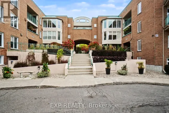 Apartment for sale: 201A - 62 DONALD STREET, Ottawa