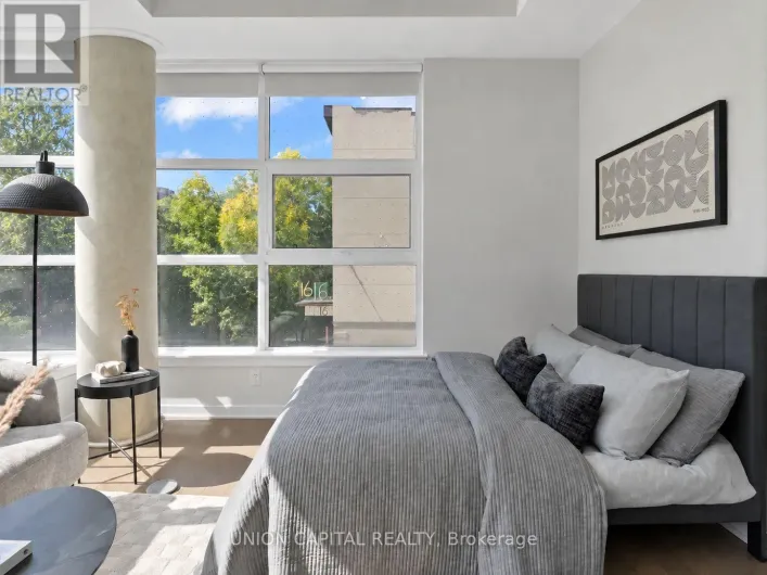 202 - 10 WILLISON SQUARE, Toronto