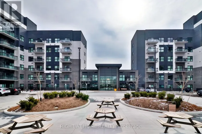 202 - 102 GROVEWOOD COMMON, Oakville