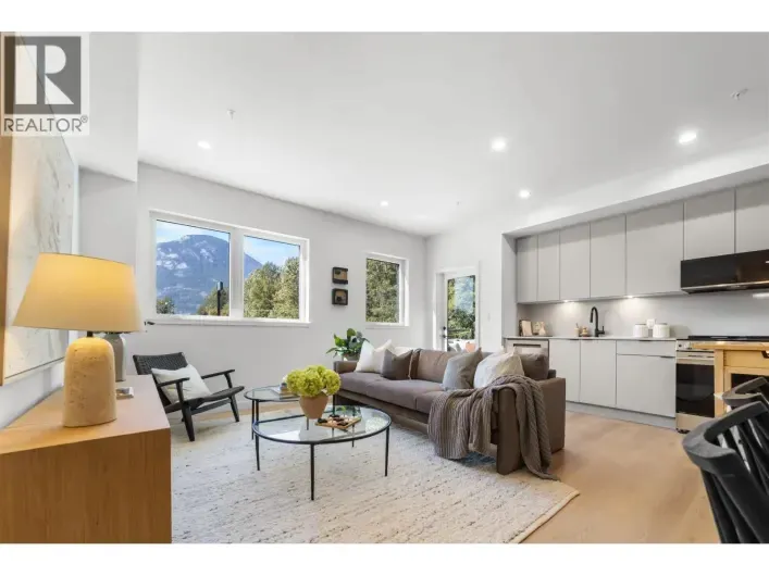 202 1055 RAVEN DRIVE, Squamish