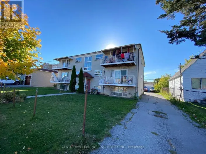 202 - 108 HUNTINGTON AVENUE, Toronto