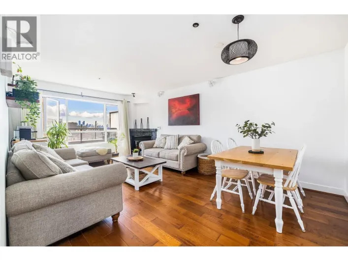 202 118 2ND STREET EAST, Vancouver