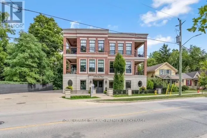 202 - 122 WORTLEY ROAD, London South