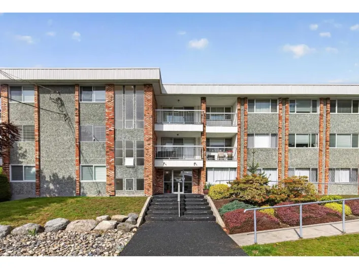 202 1331 FIR STREET, White Rock