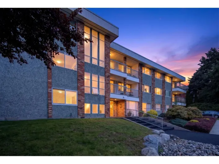 202 1331 FIR STREET, White Rock