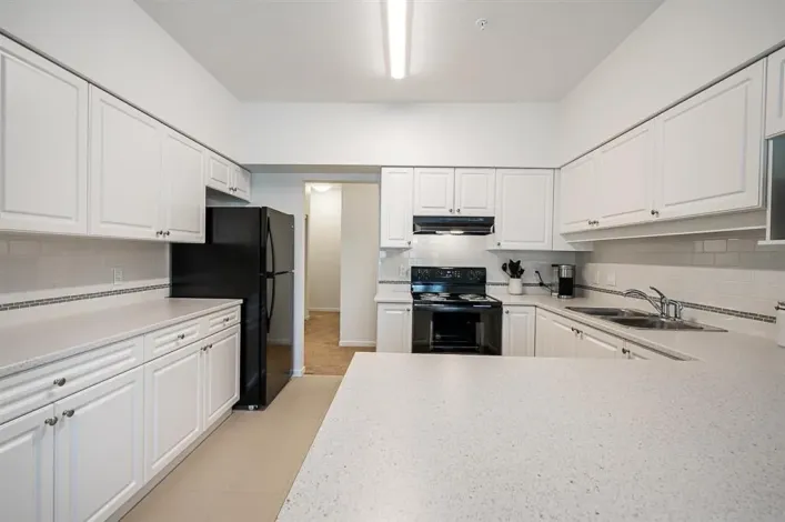 202 13911 70 AVENUE, Surrey