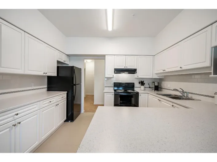 202 13911 70 AVENUE, Surrey