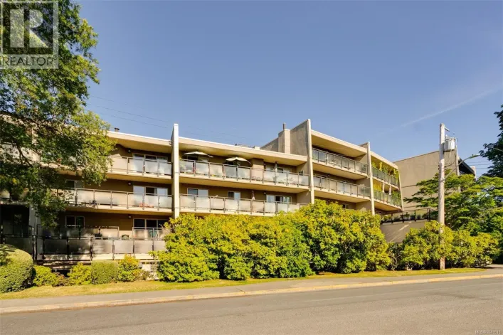 202 1419 Stadacona Ave, Victoria