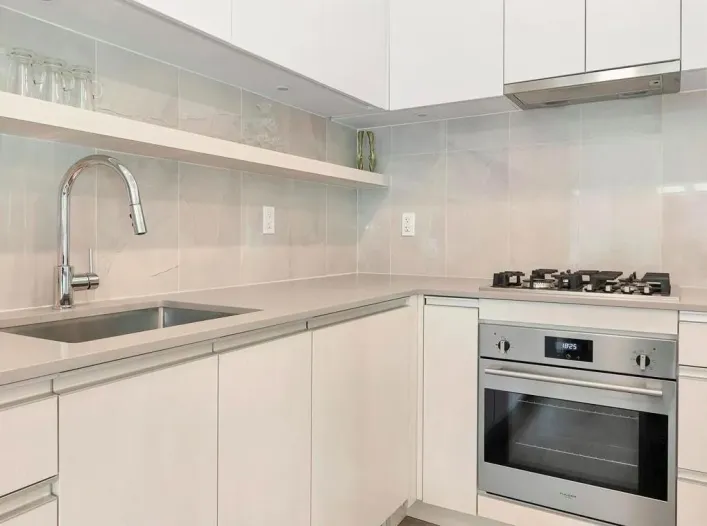 202 14225 103A AVENUE, Surrey