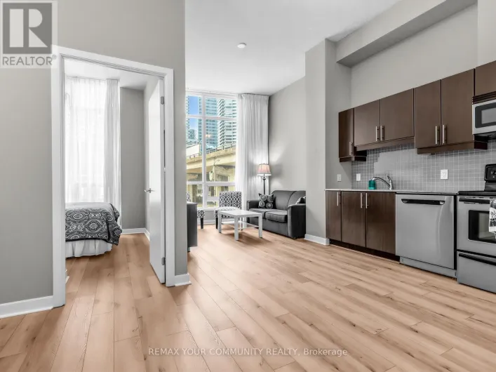 202 - 18 HARBOUR STREET, Toronto