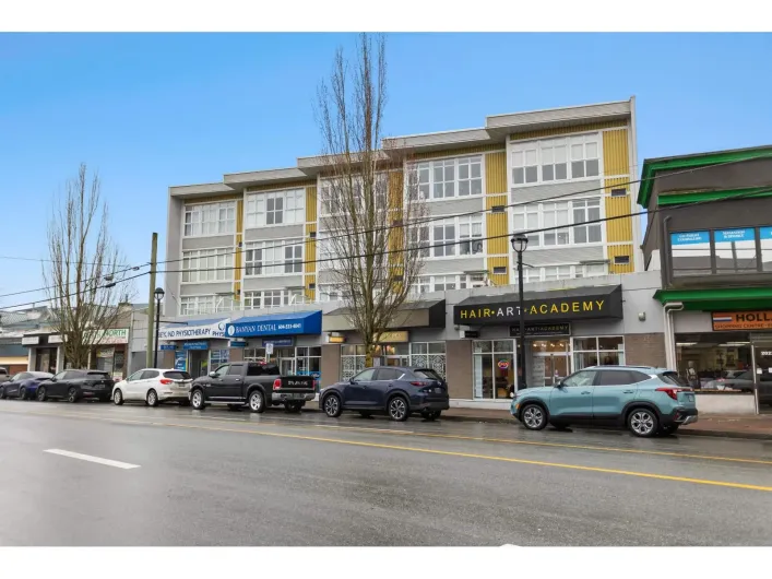 202 20238 FRASER HIGHWAY, Langley