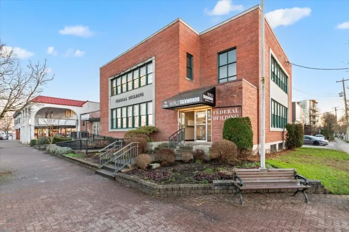 202 20408 DOUGLAS CRESCENT, Langley