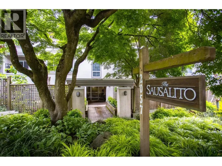 202 2057 W 3RD AVENUE, Vancouver