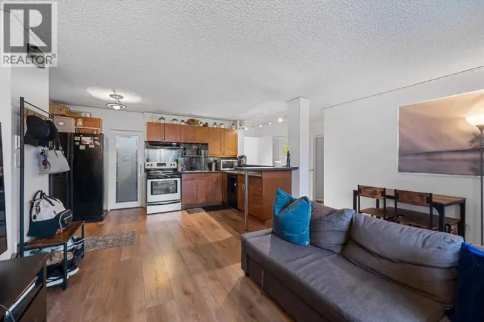 202, 2111 14 Street SW, Calgary