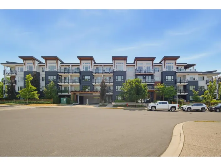 202 22136 49 AVENUE, Langley