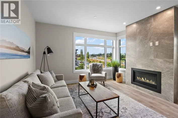 202 2520 Hackett Cres, Central Saanich