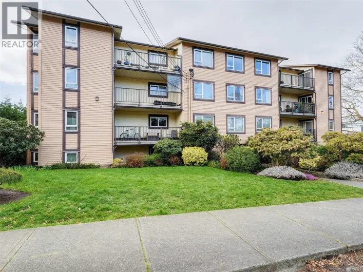 202 3258 Alder St, Saanich