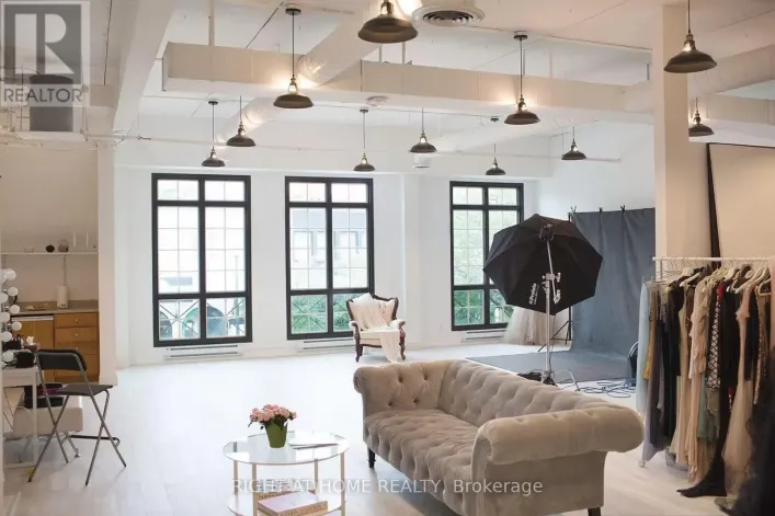 202 - 334 LAKESHORE ROAD E, Oakville