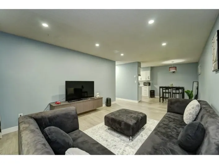 202 33450 GEORGE FERGUSON WAY, Abbotsford
