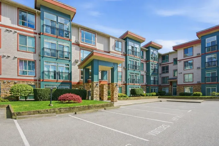 202 33485 SOUTH FRASER WAY, Abbotsford