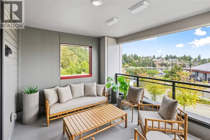 202 3529 Dolphin Dr, Nanoose Bay