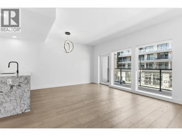 202 3590 W 39TH AVENUE, Vancouver
