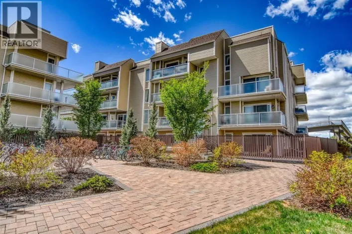 202, 3727 42 Street NW, Calgary