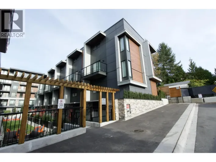 202 381 CLAYTON STREET, Coquitlam