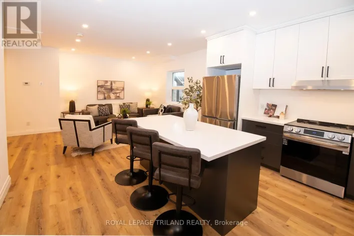 202 - 425 DUNDAS STREET, London East