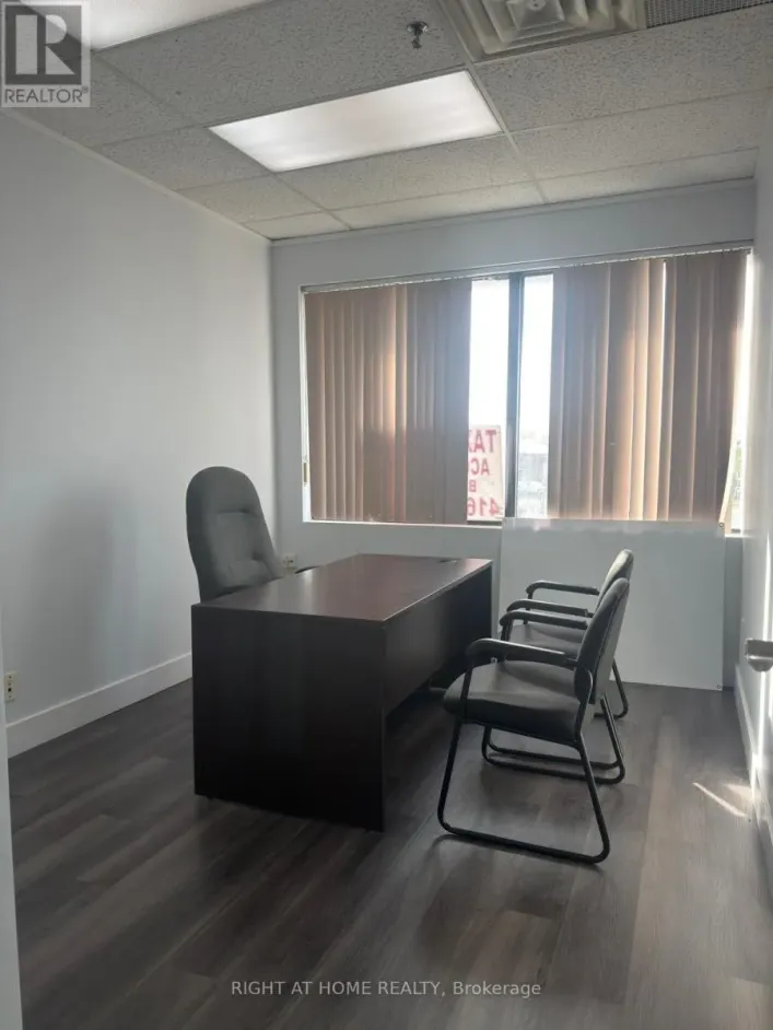 202 - 50 STEELES AVENUE E, Milton