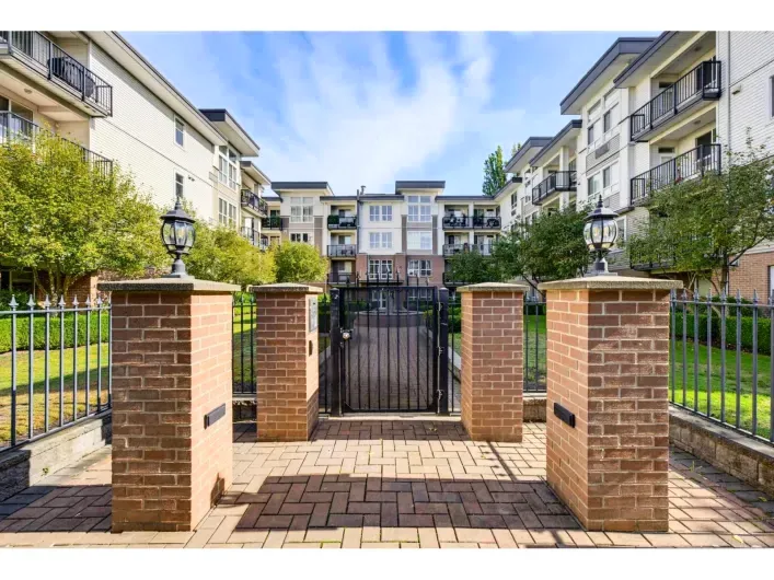 202 5430 201 STREET, Langley