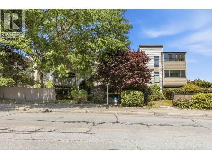 202 5553 16 AVENUE, Delta