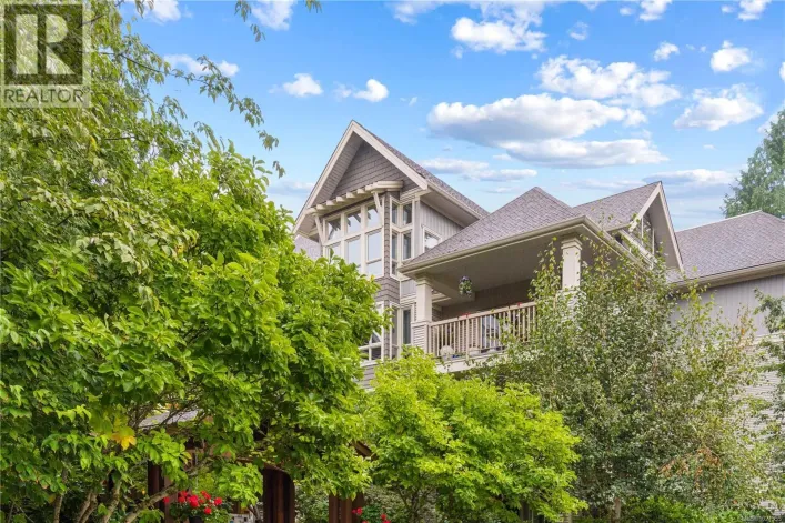 202 5670 Edgewater Lane, Nanaimo