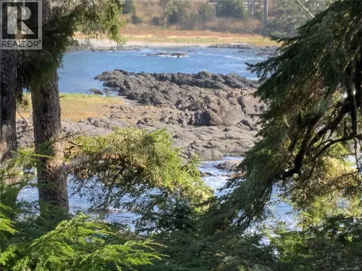202 596 Marine Dr, Ucluelet