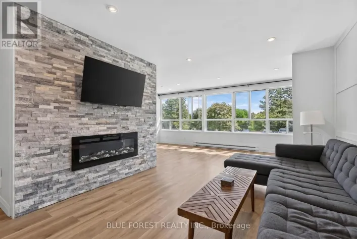202 - 600 GRENFELL DRIVE, London North