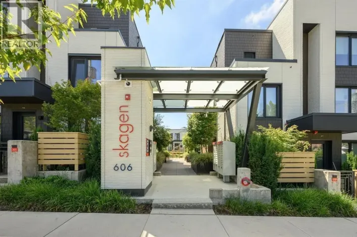 202 606 FOSTER AVENUE, Coquitlam